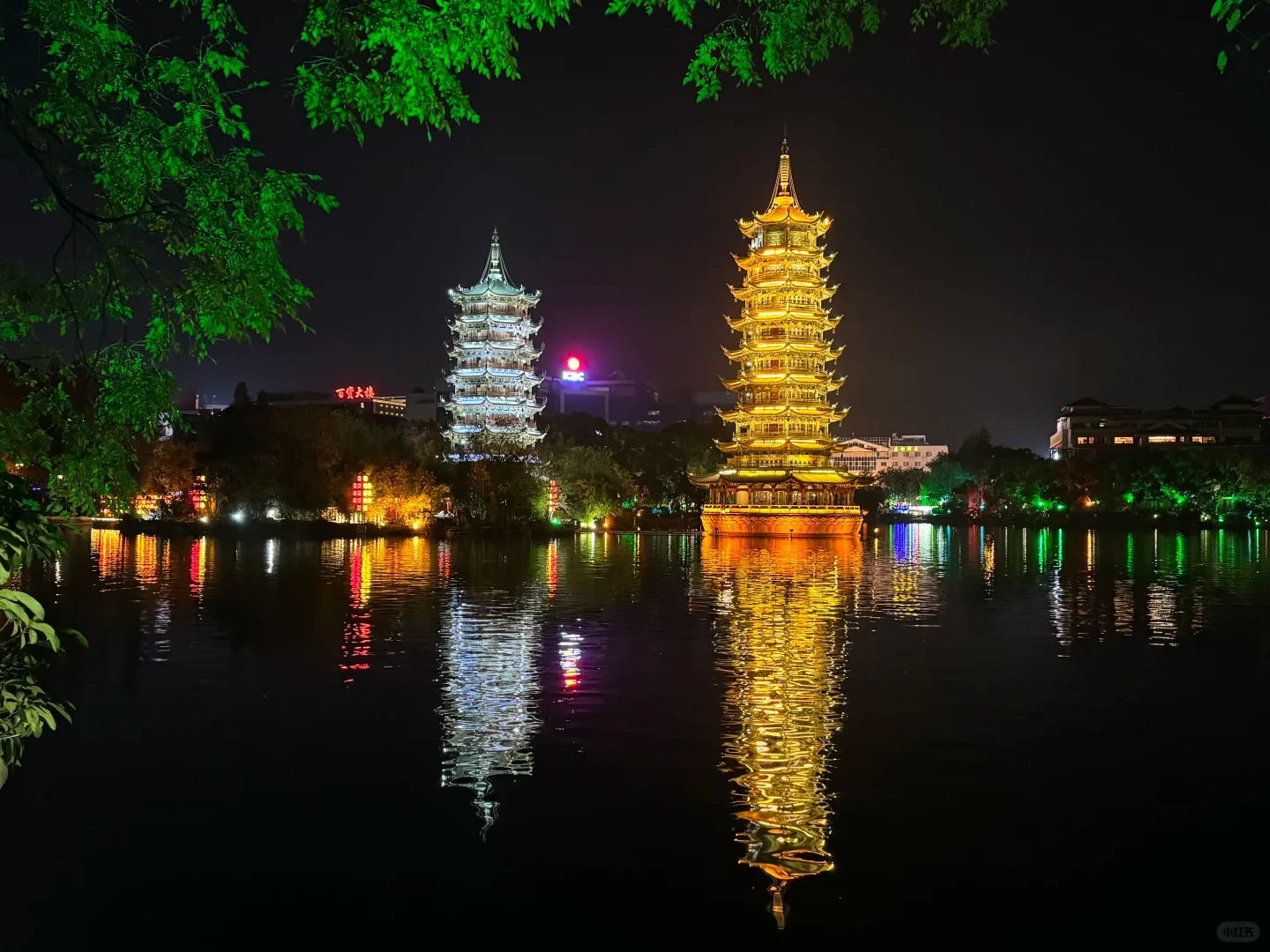 桂林日月双塔夜景